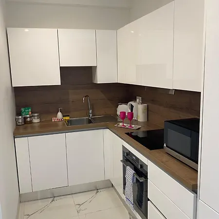 Msida, Space And Comfort For 6 Apartment