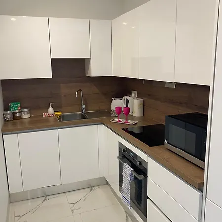 Msida, Space And Comfort For 6 아파트