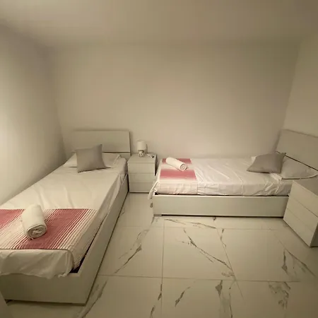 Msida, Space And Comfort For 6 Apartment