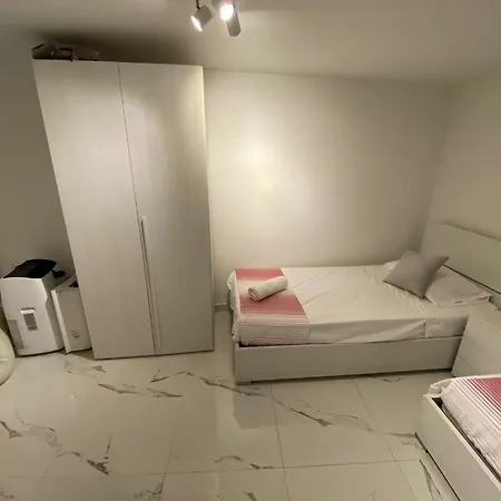 Msida, Space And Comfort For 6 *