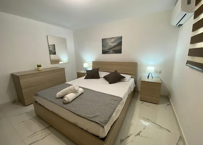 Msida, Space And Comfort For 6 Msida