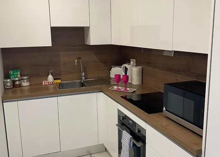 Msida, Space And Comfort For 6 Apartment