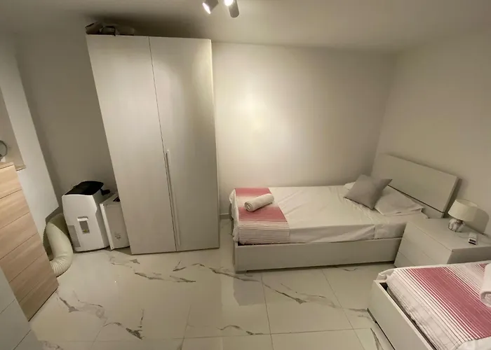 Msida, Space And Comfort For 6 *