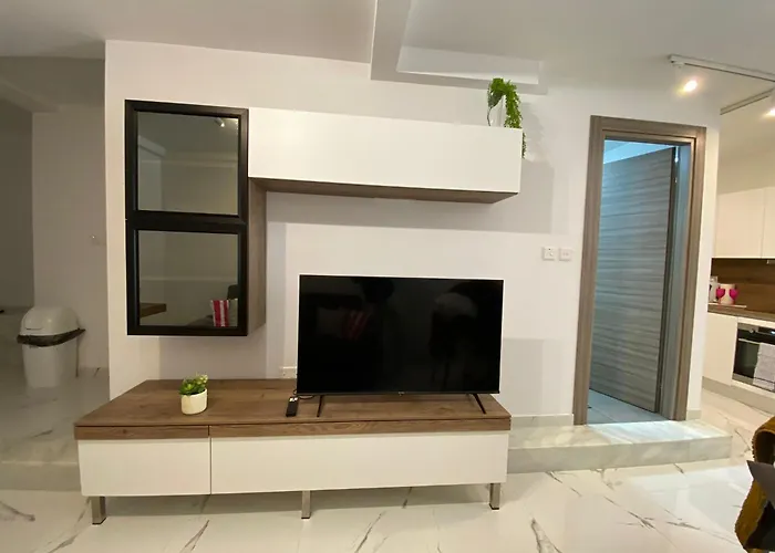 Msida, Space And Comfort For 6